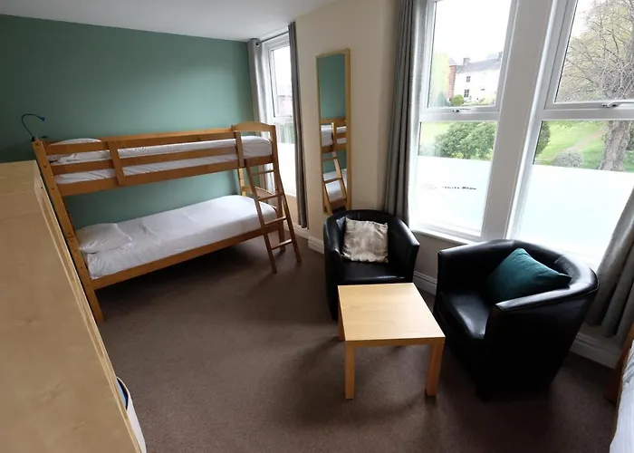 Wayfarers Independent بيت شباب بنريث