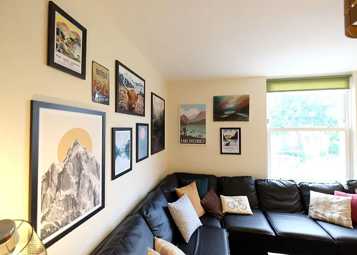 Wayfarers Independent بيت شباب بنريث