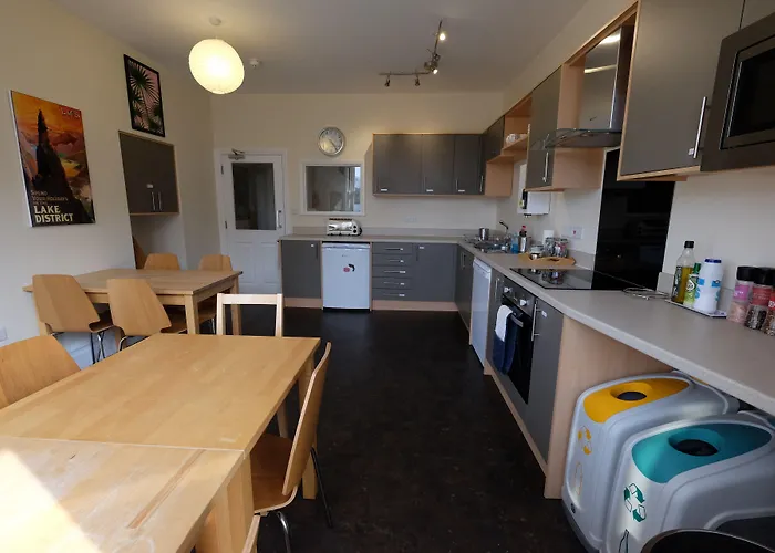 Wayfarers Independent بيت شباب