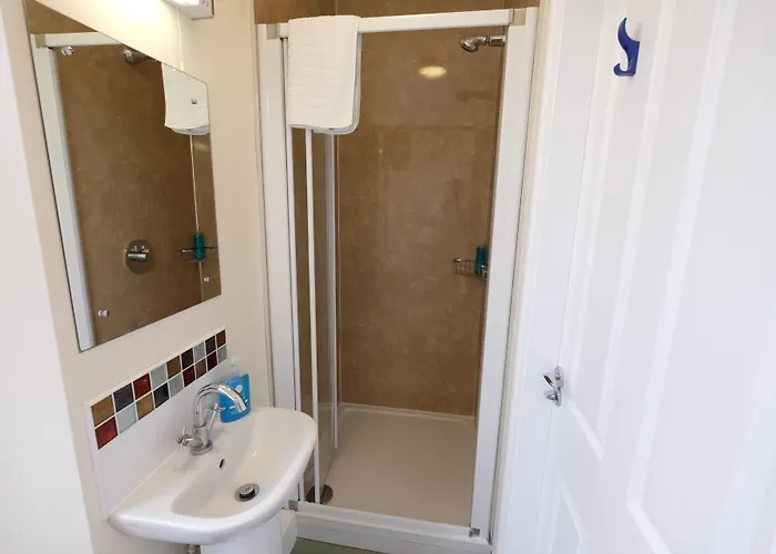 بيت شباب Wayfarers Independent بنريث